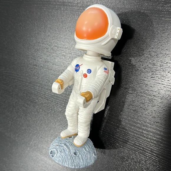 NASA Astronaut Bobble Head Moon Man Collectable Figure - Picture 2 of 6
